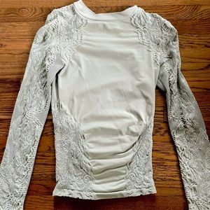 Free people stretchy green top!
